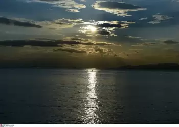 Ο καιρός σήμερα, Δευτέρα 16/9: Νεφώσεις παροδικά αυξημένες με τοπικές βροχές