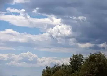 Ο καιρός σήμερα, Σάββατο 14/9: Αίθριος με νεφώσεις και λίγες τοπικές βροχές