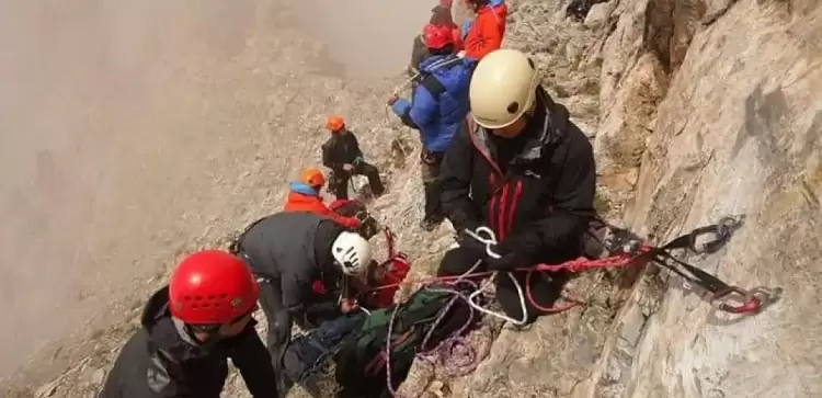 Όλυμπος: Το συγκινητικό «ευχαριστώ» τραυματισμένου ορειβάτη στους πυροσβέστες που του έσωσαν τη ζωή Όλυμπος: Το συγκινητικό «ευχαριστώ» τραυματισμένου ορειβάτη στους πυροσβέστες που του έσωσαν τη ζωή