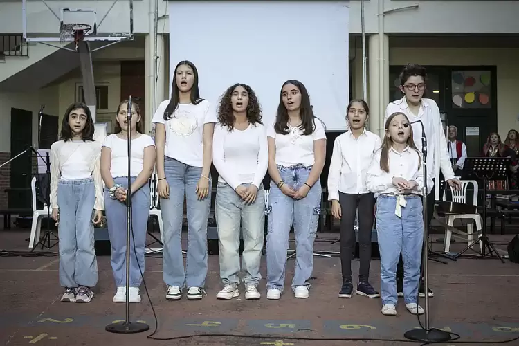Παιδική Χορωδία Εστίας Πιερίδων Μουσών Κατερίνης Παιδική Χορωδία Εστίας Πιερίδων Μουσών Κατερίνης