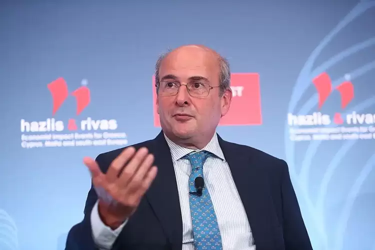 Ο πρωθυπουργός ανακοινώνει νέα μείωση ασφαλιστικών εισφορών Ο πρωθυπουργός ανακοινώνει νέα μείωση ασφαλιστικών εισφορών