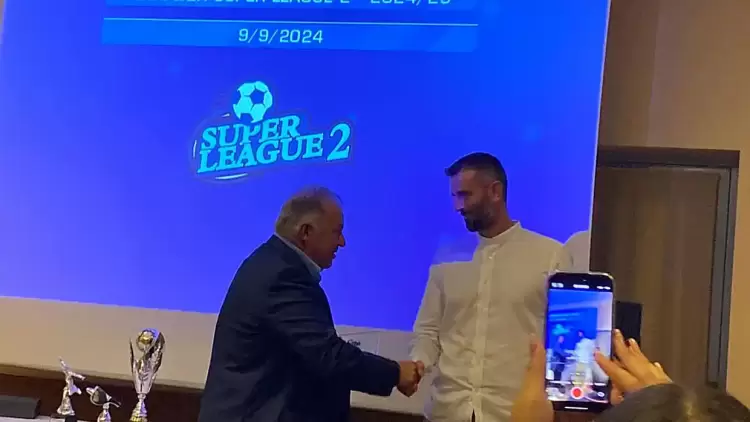 Στέλιος Μαλεζάς για τη βράβευσή του: “Ευχαριστώ παίκτες και σταφ που είναι δίπλα μου και με στηρίζουν”