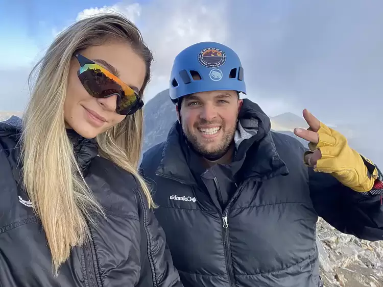 Στην κορυφή του Ολύμπου η Άννα Τζήκα με οδηγό τον Μάριο Γιαννάκου