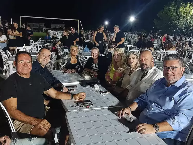 Στον ετήσιο χορό του Μ.ΑΣ. Καλλιθεακού παραβρέθηκε ο υποψήφιος Πρόεδρος του Επιμελητηρίου Πιερίας Κώστας Πίτσιας (εικόνες) Στον ετήσιο χορό του Μ.ΑΣ. Καλλιθεακού παραβρέθηκε ο υποψήφιος Πρόεδρος του Επιμελητηρίου Πιερίας Κώστας Πίτσιας