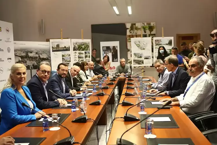 ΣΥΡΙΖΑ: Παππάς, Πολάκης και σύσσωμο το κόμμα στη ΔΕΘ πλην Κασσελάκη – Παρόντες 15 βουλευτές και η ΠΓ