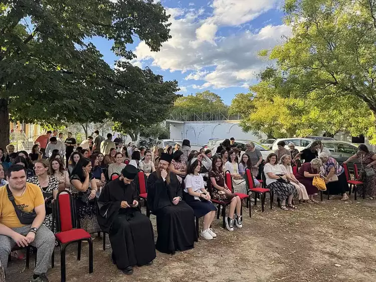 Τα κατηχητικά σχολεία άρχισαν Τα κατηχητικά σχολεία άρχισαν