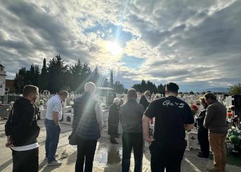 Τρισάγιο στη μνήμη του Δημήτρη Αδαμόπουλου απο τον Σ.Ο.Π “ΘΥΡΑ 5”