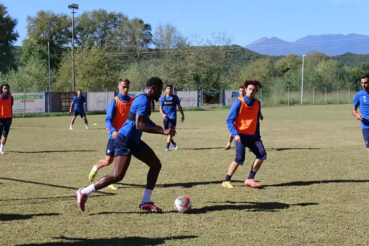 Super League 2: Εθνικός Νέου Κεραμιδίου - ΑΕ Λάρισας Super League 2: Εθνικός Νέου Κεραμιδίου - ΑΕ Λάρισας