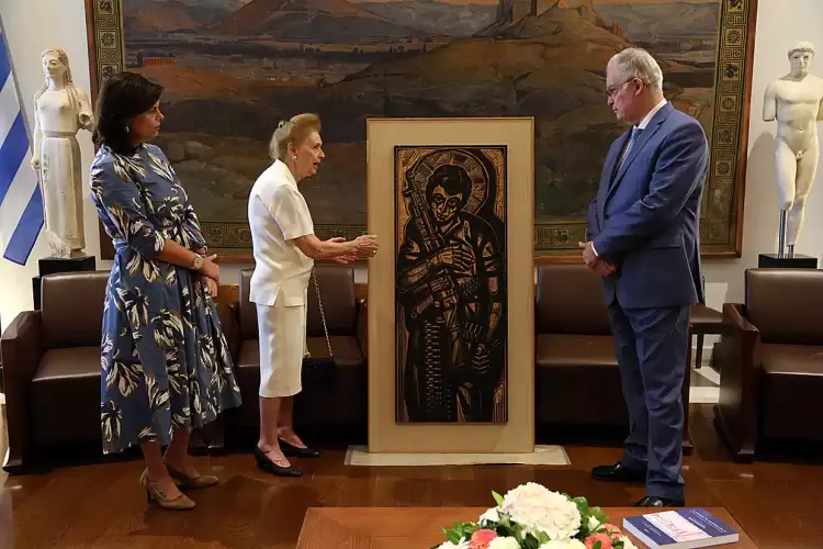 Δωρεά στην Βουλή, χαρακτικό του διακεκριμένου Έλληνα χαράκτη Τάσσου από τηνοικογένειά του Δωρεά στην Βουλή, χαρακτικό του διακεκριμένου Έλληνα χαράκτη Τάσσου από τηνοικογένειά του