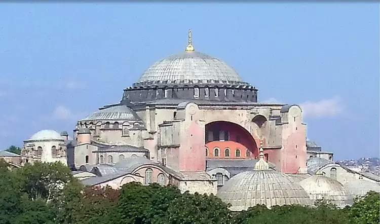 Η Αγία Σοφία πριν την Άλωση της Κωνσταντινούπολης από τους Οθωμανούς (1453)