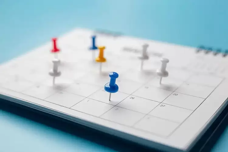 Αργίες 2025: Πότε πέφτει η επόμενη αργία, «φουλ» τριήμερα το 2025