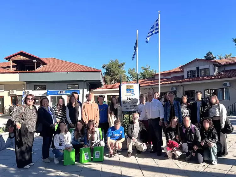 Δήμος Δίου-Ολύμπου: Επίσκεψη μαθητών Erasmus+ από το Institut d’ Altafulla Ισπανίας στο Δήμαρχο Βαγγέλη Γερολιόλιο Δήμος Δίου Ολύμπου: Επίσκεψη μαθητών Erasmus+ από το Institut D’ Altafulla Ισπανίας στο Δήμαρχο Βαγγέλη Γερολιόλιο