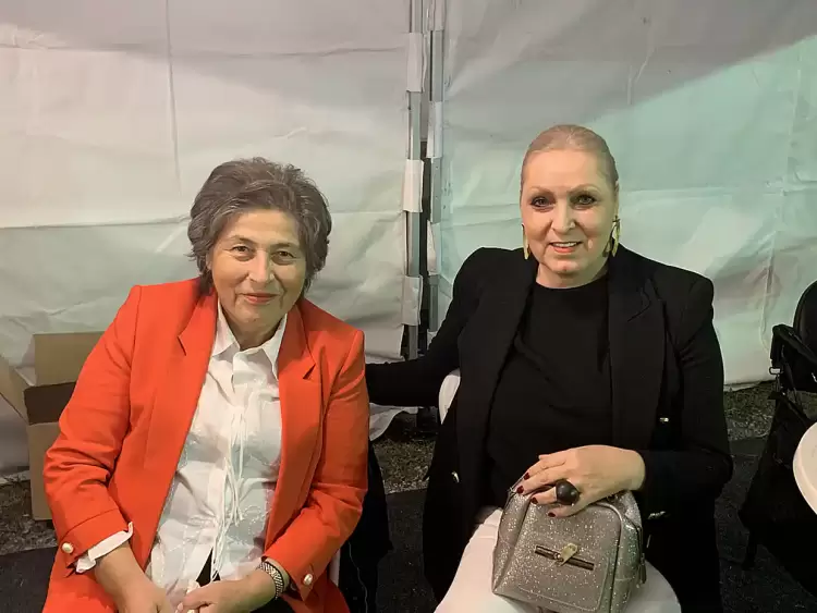 Έδωσαν το δυναμικό παρόν στην 13η ΕΒΕΠ η Ματούλα Βελώνη και η Μαρία Δέλιου Έδωσαν το δυναμικό παρόν στην 13η ΕΒΕΠ η Ματούλα Βελώνη και η Μαρία Δέλιου