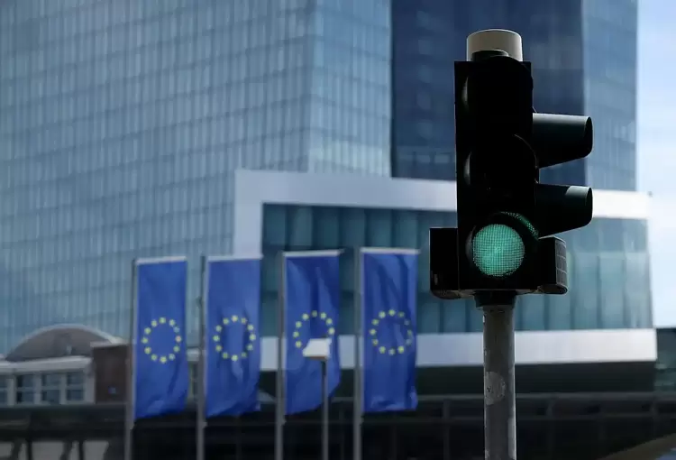 Η ΕΚΤ μειώνει πάλι τα επιτόκια - Ανάσα σε νοικοκυριά και επιχειρήσεις που έχουν δάνεια Η ΕΚΤ μειώνει πάλι τα επιτόκια – Ανάσα σε νοικοκυριά και επιχειρήσεις που έχουν δάνεια