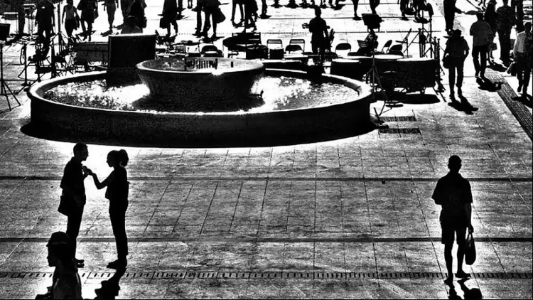 Ελλάδα: Μειώνεται «σταθερά και με συνέπεια» ο πληθυσμός