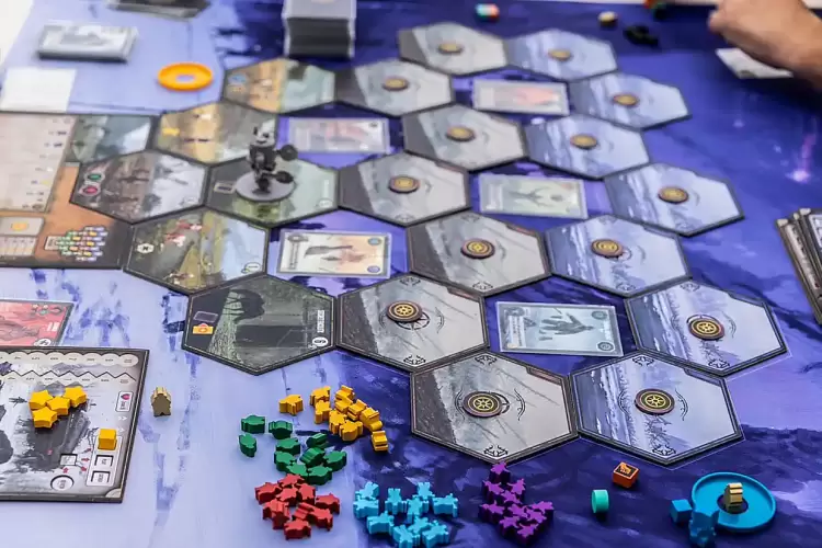 Έπαιξαν στην γιορτή επιτραπέζιων παιχνιδιών μικροί και μεγάλοι