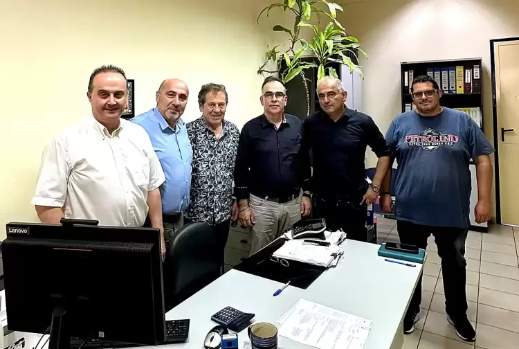 Επίσκεψη του Δ.Σ της Ένωσης Ξενοδοχείων Πιερίας στον Προϊστάμενο της ΔΥΠΑ Επίσκεψη του Δ.Σ της Ένωσης Ξενοδοχείων Πιερίας στον Προϊστάμενο της ΔΥΠΑ