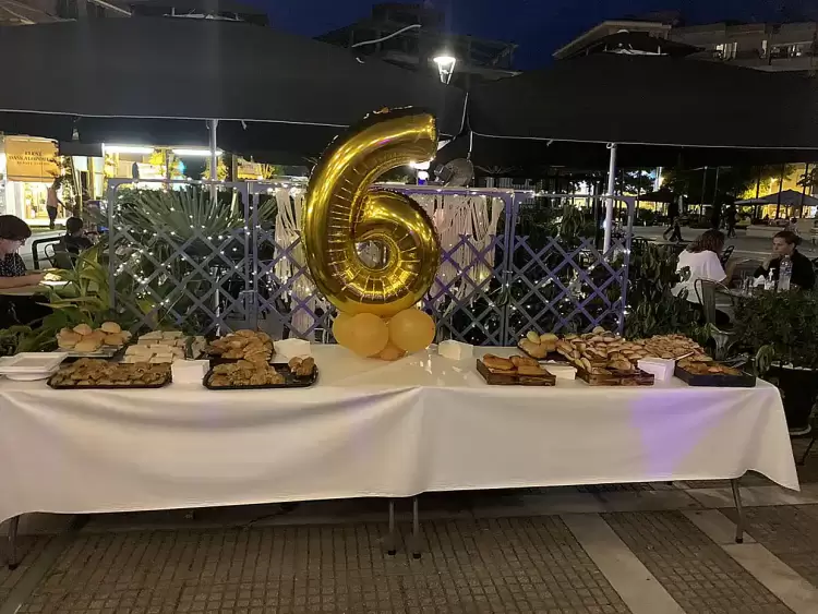 Έξι χρόνια Μανουσαρίδης – Birthaday Party