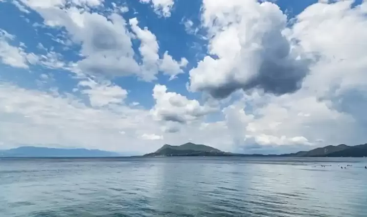 Ο καιρός σήμερα, Τετάρτη 9/10: Αραιές νεφώσεις με τοπικές βροχές Ο καιρός σήμερα, Τετάρτη 9/10: Αραιές νεφώσεις με τοπικές βροχές