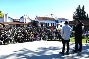 Κατερίνη: 1.300 μαθητές εκπαίδευσε ο Δήμος στο πλαίσιο του προγράμματος «Παιδί & σκύλος» Κατερίνη: 1.300 μαθητές εκπαίδευσε ο Δήμος στο πλαίσιο του προγράμματος «Παιδί & σκύλος»