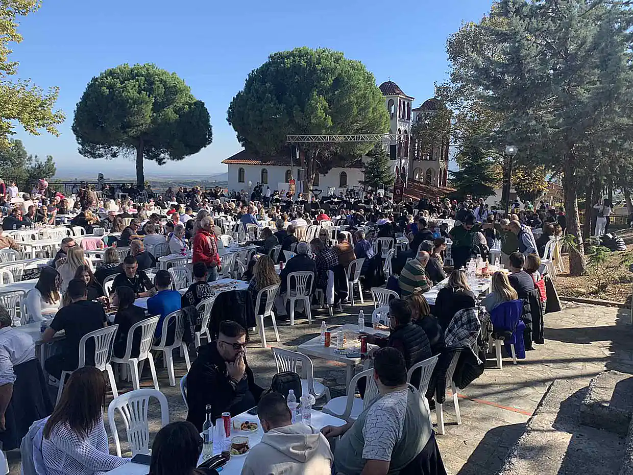 Κατερίνη - Μεσαία Μηλιά: Γιορτή Τσίπουρου και έκθεση τοπικών προϊόντων (εικόνες και βίντεο) Κατερίνη – Μεσαία Μηλιά: Γιορτή τσίπουρου και έκθεση τοπικών προϊόντων (εικόνες και βίντεο)