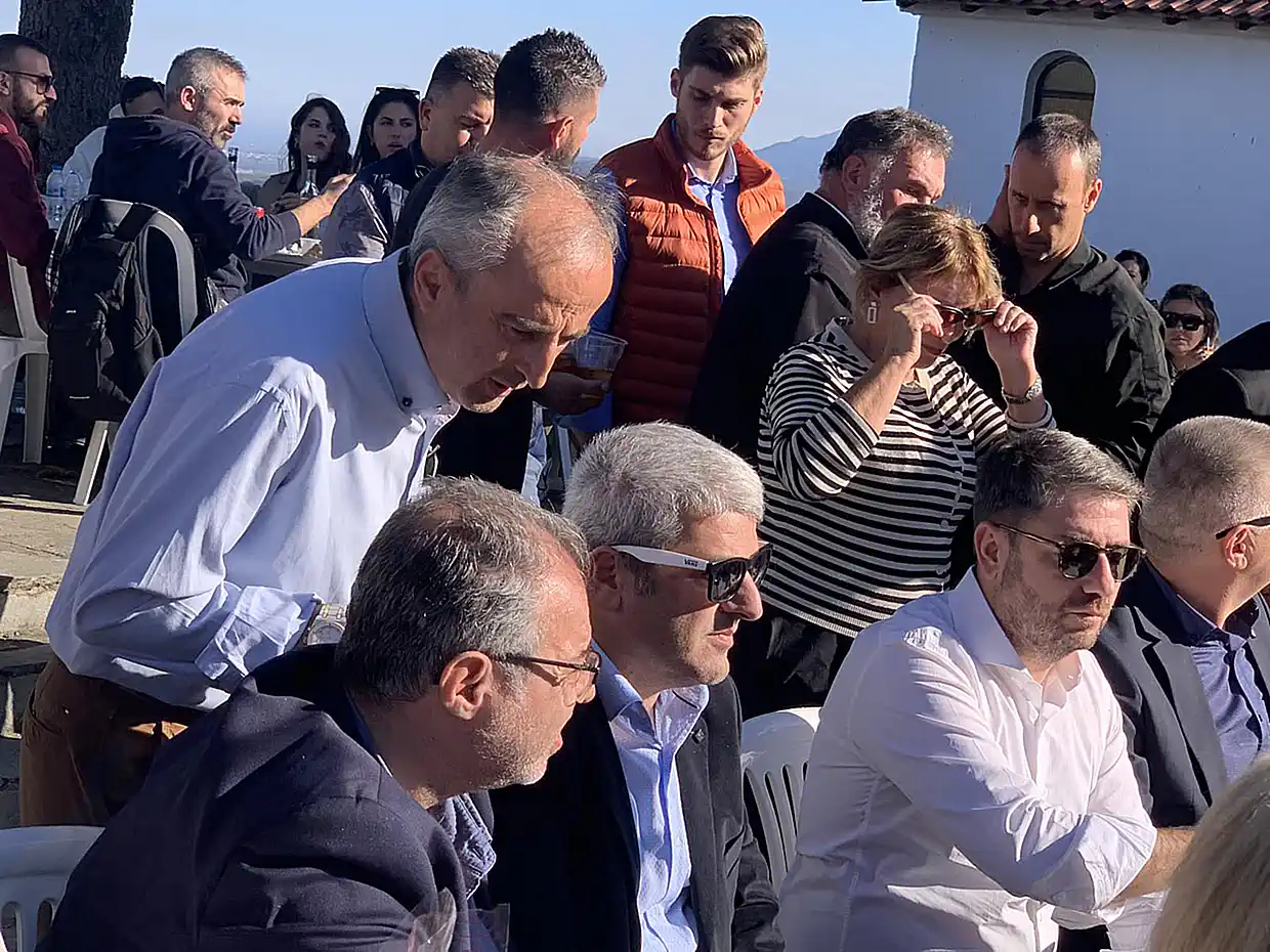 Κατερίνη - Μεσαία Μηλιά: Γιορτή Τσίπουρου και έκθεση τοπικών προϊόντων (εικόνες και βίντεο) Κατερίνη – Μεσαία Μηλιά: Γιορτή τσίπουρου και έκθεση τοπικών προϊόντων (εικόνες και βίντεο)