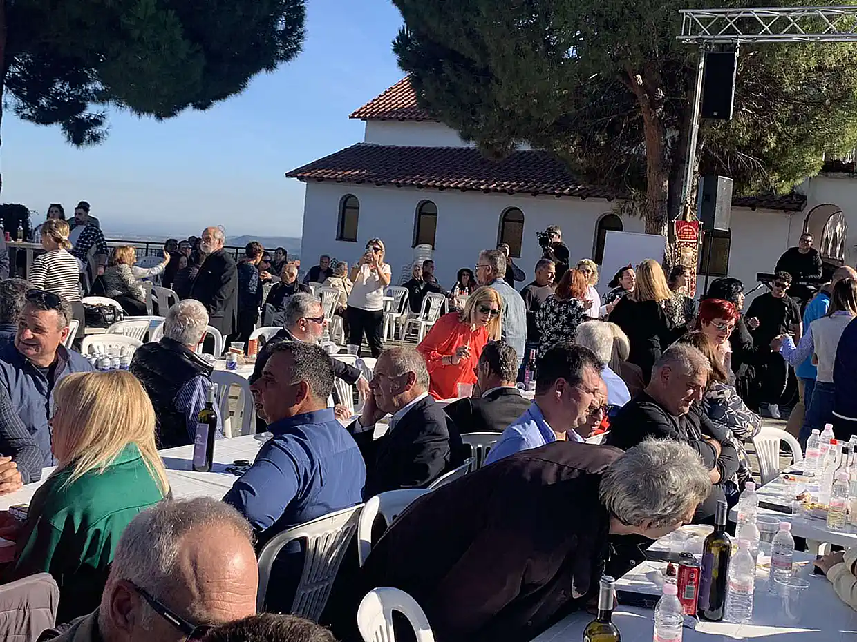 Κατερίνη - Μεσαία Μηλιά: Γιορτή Τσίπουρου και έκθεση τοπικών προϊόντων (εικόνες και βίντεο) Κατερίνη – Μεσαία Μηλιά: Γιορτή τσίπουρου και έκθεση τοπικών προϊόντων (εικόνες και βίντεο)