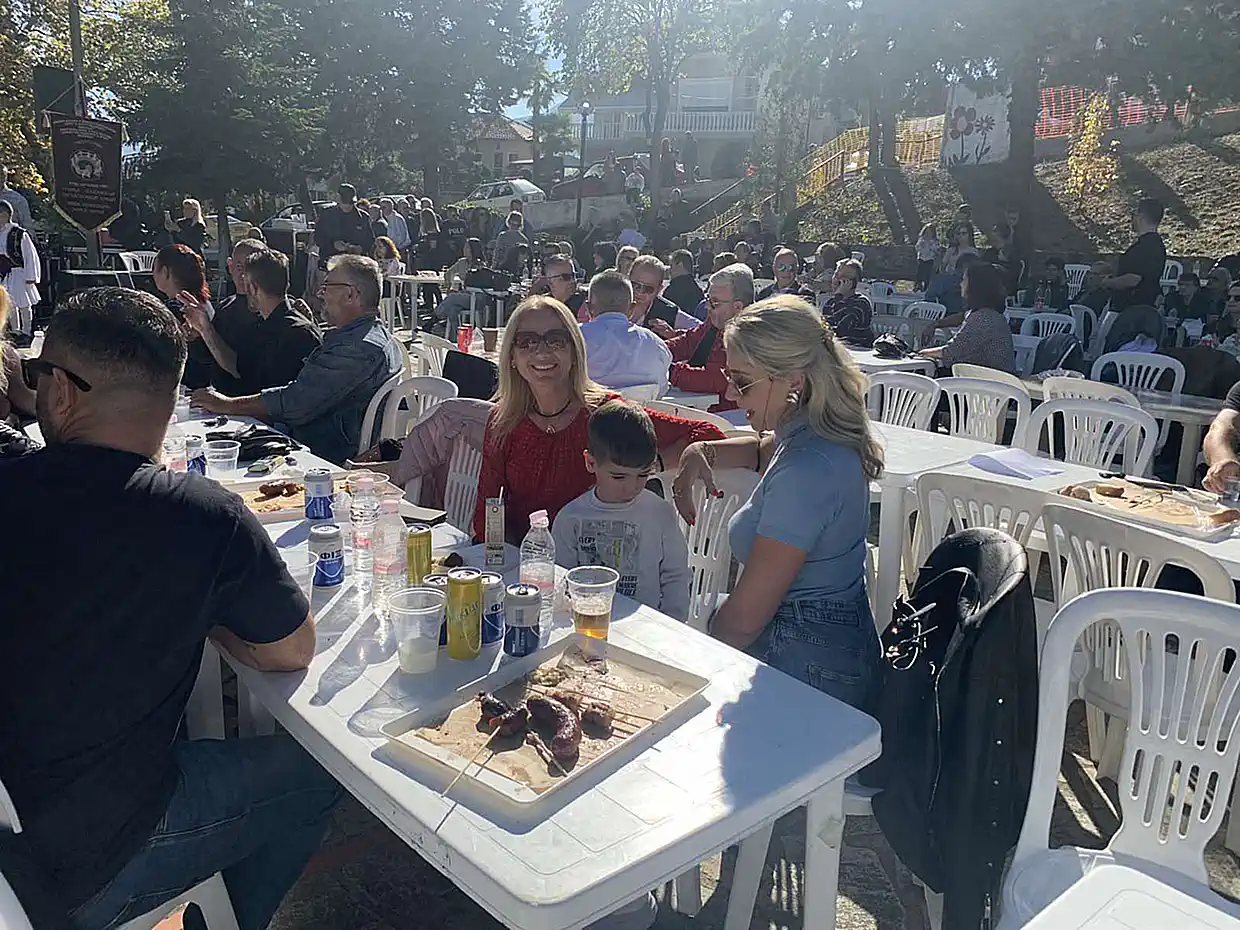 Κατερίνη - Μεσαία Μηλιά: Γιορτή Τσίπουρου και έκθεση τοπικών προϊόντων (εικόνες και βίντεο) Κατερίνη – Μεσαία Μηλιά: Γιορτή τσίπουρου και έκθεση τοπικών προϊόντων (εικόνες και βίντεο)