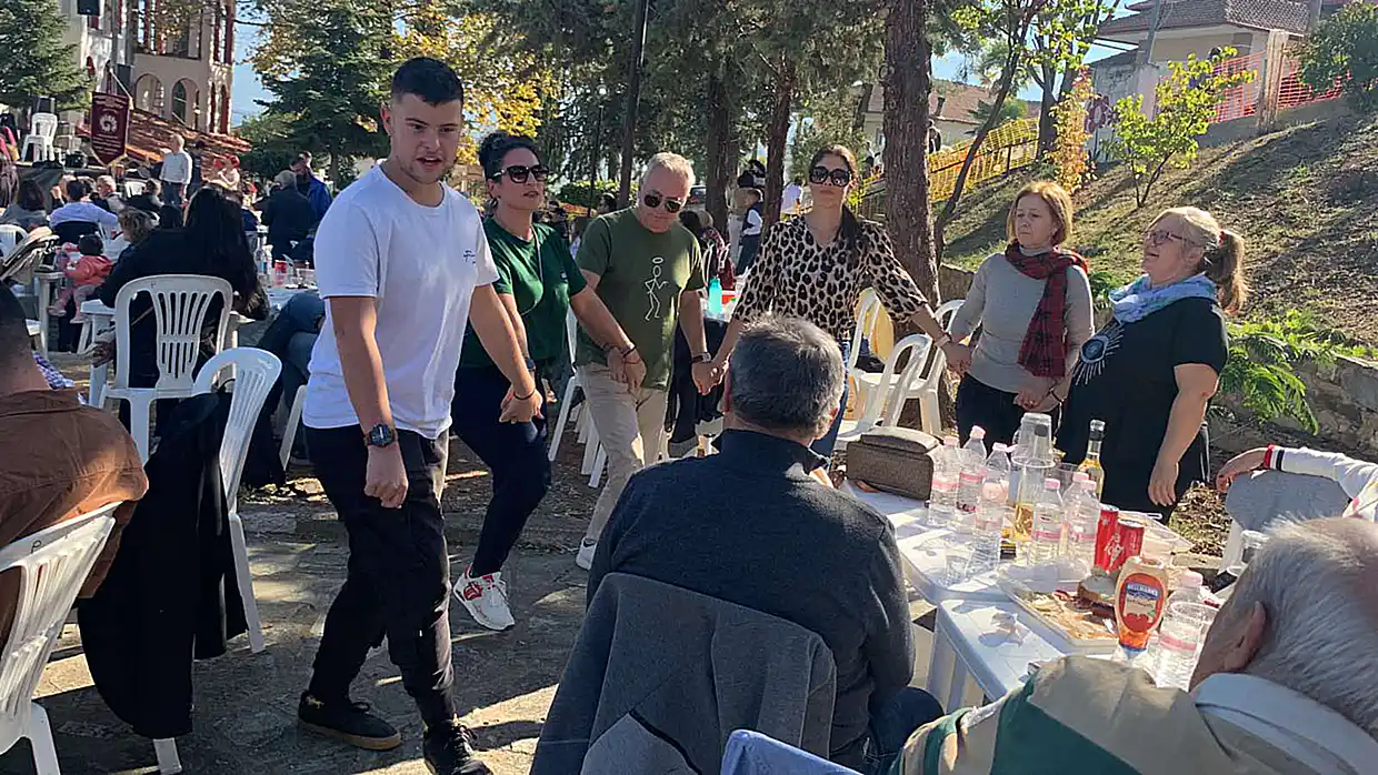 Κατερίνη - Μεσαία Μηλιά: Γιορτή Τσίπουρου και έκθεση τοπικών προϊόντων (εικόνες και βίντεο) Κατερίνη – Μεσαία Μηλιά: Γιορτή τσίπουρου και έκθεση τοπικών προϊόντων (εικόνες και βίντεο)