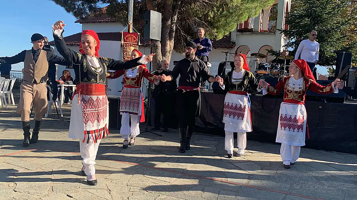 Κατερίνη - Μεσαία Μηλιά: Γιορτή Τσίπουρου και έκθεση τοπικών προϊόντων (εικόνες και βίντεο) Κατερίνη – Μεσαία Μηλιά: Γιορτή τσίπουρου και έκθεση τοπικών προϊόντων (εικόνες και βίντεο)