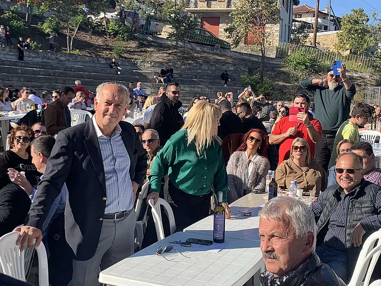 Κατερίνη - Μεσαία Μηλιά: Γιορτή Τσίπουρου και έκθεση τοπικών προϊόντων (εικόνες και βίντεο) Κατερίνη – Μεσαία Μηλιά: Γιορτή τσίπουρου και έκθεση τοπικών προϊόντων (εικόνες και βίντεο)