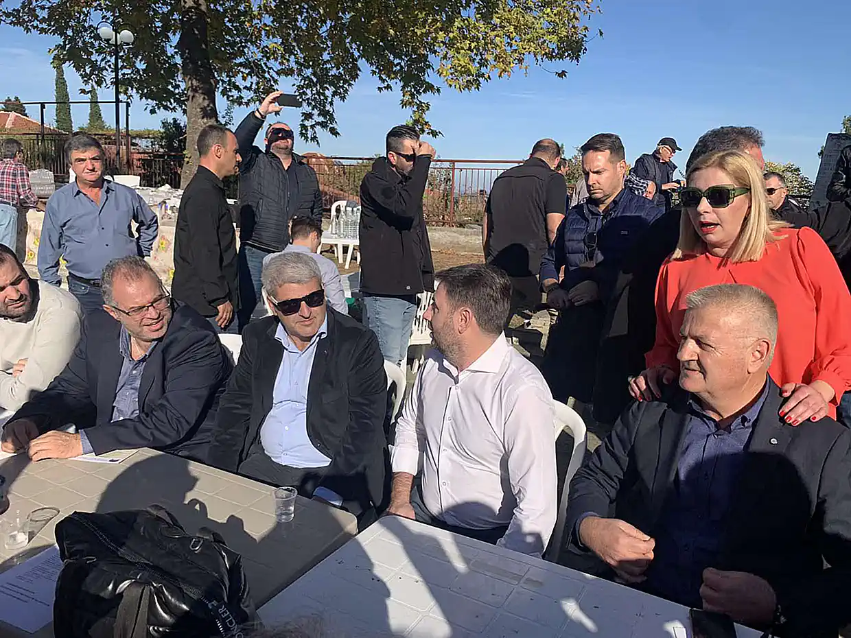 Κατερίνη - Μεσαία Μηλιά: Γιορτή Τσίπουρου και έκθεση τοπικών προϊόντων (εικόνες και βίντεο) Κατερίνη – Μεσαία Μηλιά: Γιορτή τσίπουρου και έκθεση τοπικών προϊόντων (εικόνες και βίντεο)