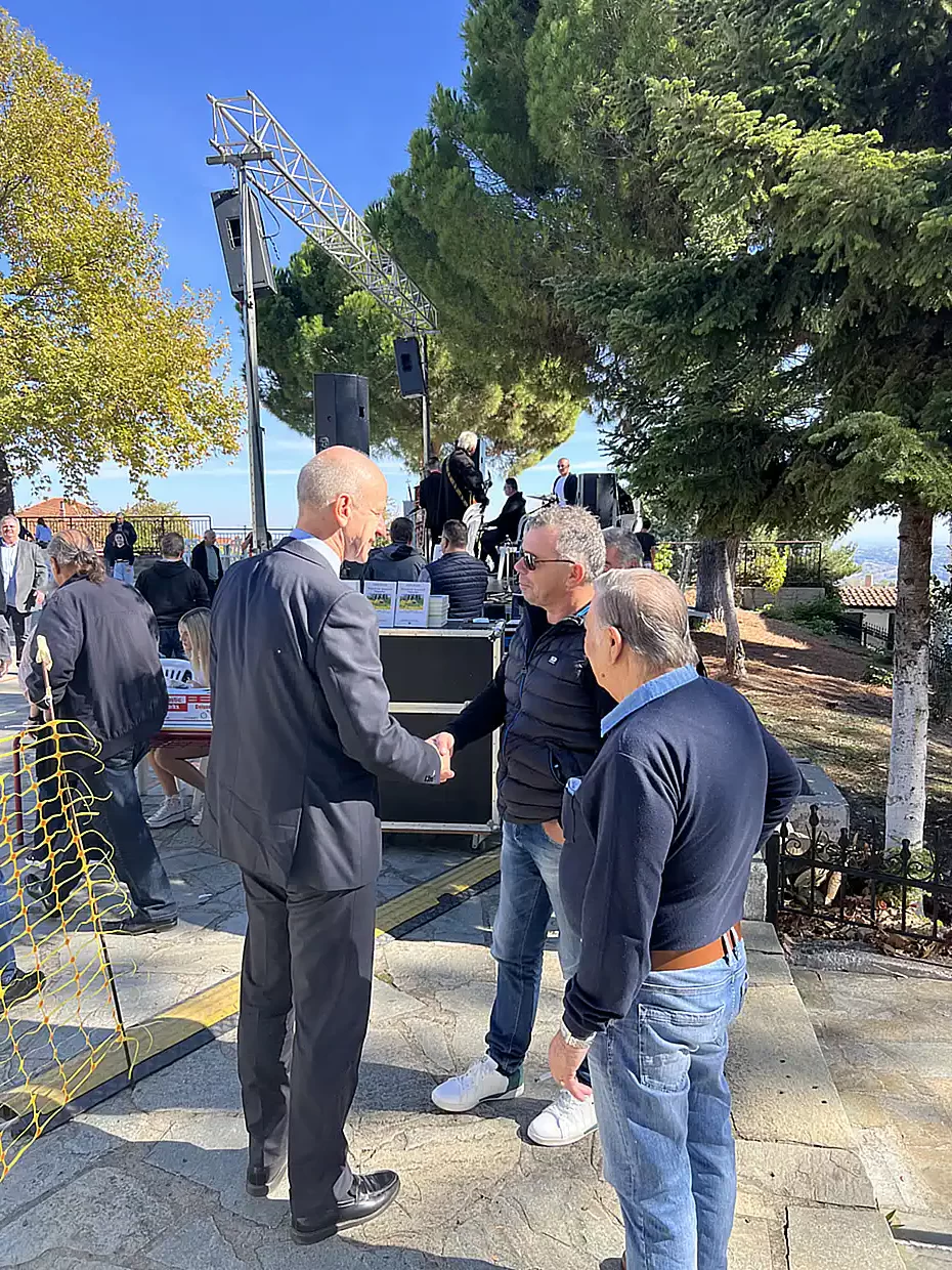 Κατερίνη - Μεσαία Μηλιά: Γιορτή Τσίπουρου και έκθεση τοπικών προϊόντων (εικόνες και βίντεο) Κατερίνη – Μεσαία Μηλιά: Γιορτή Τσίπουρου και έκθεση τοπικών προϊόντων (εικόνες και βίντεο)