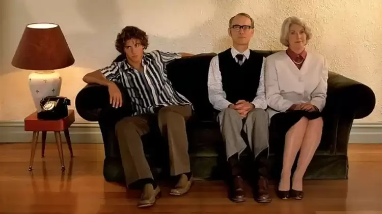 Οι νέοι στην Ελλάδα στο εφηβικό δωμάτιο και μετά τα τριάντα