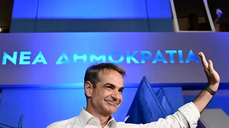 «Πάμε Ρηγίλλης»: Το σποτ της Νέας Δημοκρατίας για τη γιορτή έξω από τα ιστορικά γραφεία «Πάμε Ρηγίλλης»: Το σποτ της ΝΔ για τη γιορτή έξω από τα ιστορικά γραφεία