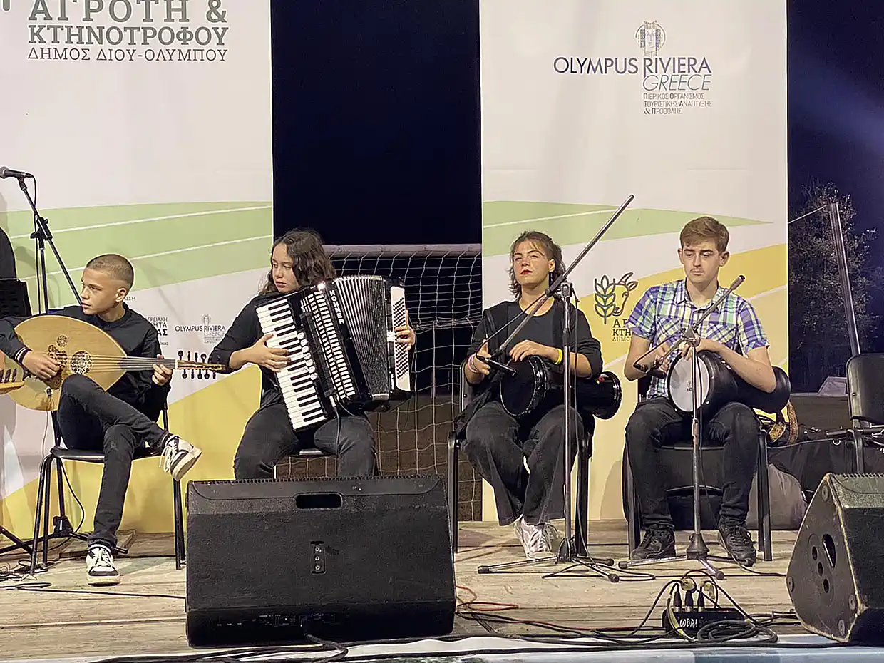 Πιερία - Δήμος Δίου-Ολύμπου: Εγκαινιάστηκε η 19η Γιορτή του Αγρότη και Κτηνοτρόφου στην Καρίτσα (εικόνες & βίντεο) Πιερία – Δήμος Δίου Ολύμπου: Εγκαινιάστηκε η 19η Γιορτή του Αγρότη και Κτηνοτρόφου στην Καρίτσα (εικόνες & βίντεο)