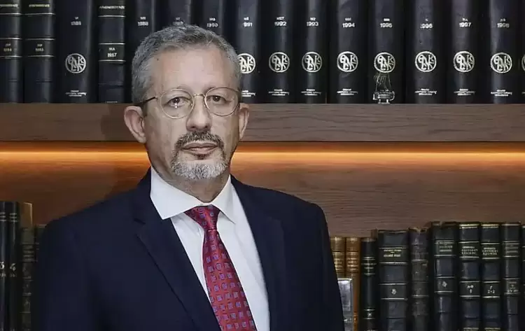 Στέφανος Παύλου: «Η νομική πλευρά του προβλήματος των ναρκωτικών» Στέφανος Παύλου: «Η νομική πλευρά του προβλήματος των ναρκωτικών»