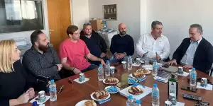 Συνάντηση του υπ. Προέδρου του Επιμελητηρίου Κώστα Πίτσια και των υπ. συμβούλων του με το Δ.Σ  της Ένωσης Ξενοδόχων Πιερίας