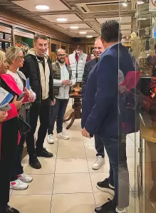 Ο υπ. πρόεδρος του Επιμελητηρίου Πιερίας κ. Κώστα Πίτσιας στα καταστήματα της πόλης