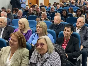 50 χρόνια για την πράσινη παράταξη - Εορταστική εκδήλωση από την Νομαρχιακή ΠΑΣΟΚ Πιερίας (εικόνες) 50 χρόνια για την πράσινη παράταξη – Εορταστική εκδήλωση από την Νομαρχιακή ΠΑΣΟΚ Πιερίας