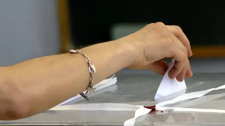 Δημοσκόπηση: Πάνω από τις ευρωεκλογές η ΝΔ - Προβάδισμα Φάμελλου στο ΣΥΡΙΖΑ, στο 20,4% Το ΠΑΣΟΚ 