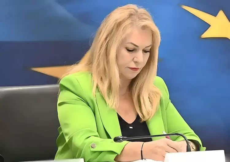 Άννα Μάνη: Ενισχύονται οι μικρομεσαίες επιχειρήσεις με 102 εκατομμύρια ευρώ Άννα Μάνη: