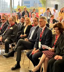 Άννα Μάνη - «H Ελλάδα κόμβος συνδεσιμότητας και δεδομένων» Άννα Μάνη – «h Ελλάδα κόμβος συνδεσιμότητας και δεδομένων»