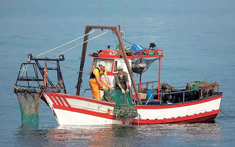 Αποζημίωση στα αλιευτικά σκάφη της παράκτιας αλιείας