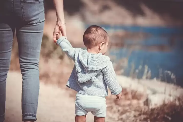 ΕΛΣΤΑΤ: Αύξηση 3,6% στις υιοθεσίες στην Ελλάδα το 2023