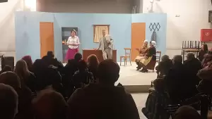 Ένωση Ποντίων Πιερίας: Στιγμές γέλιου και ευθυμίας με το θεατρικό της τμήμα στην Ακρινή Κοζάνης