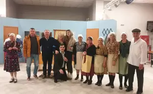 Ένωση Ποντίων Πιερίας: Στιγμές γέλιου και ευθυμίας με το θεατρικό της τμήμα στην Ακρινή Κοζάνης