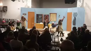 Ένωση Ποντίων Πιερίας: Στιγμές γέλιου και ευθυμίας με το θεατρικό της τμήμα στην Ακρινή Κοζάνης