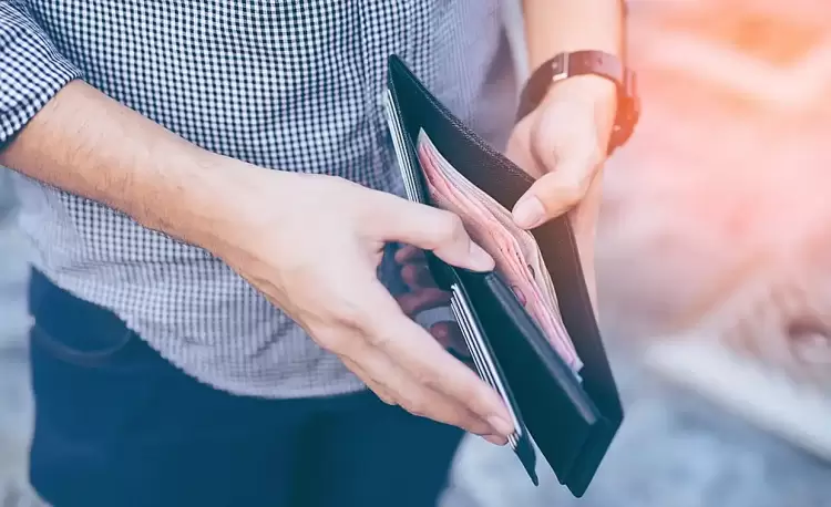 Οι τέσσερις καινοτομίες στον κατώτατο μισθό Οι τέσσερις καινοτομίες στον κατώτατο μισθό