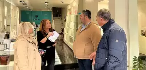 Περιοδεία του υπ. Προέδρου Κώστα Πίτσια στην κεντρική αγορά της Κατερίνης Περιοδεία του υπ. Προέδρου Κώστα Πίτσια στην κεντρική αγορά της Κατερίνης